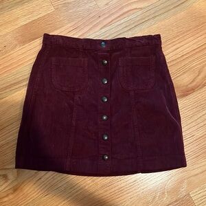 Brandy Melville burgundy corduroy button up pocket skirt small